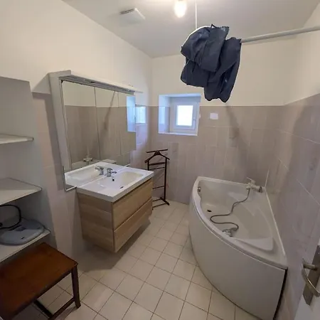 Apartment Location *